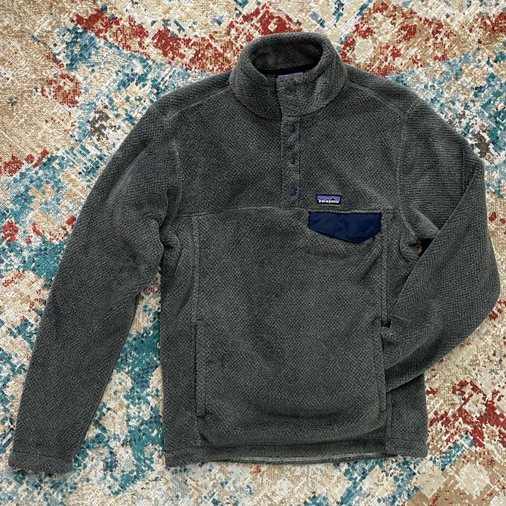 Patagonia Pull Over, Medium
